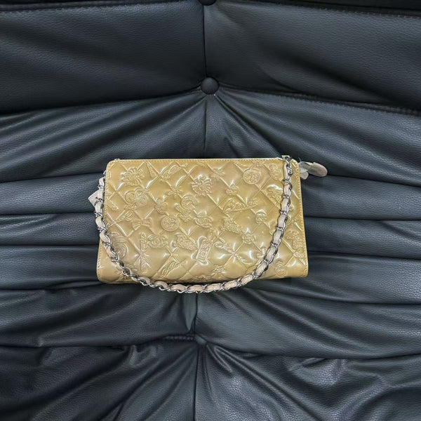 Pre-owned Chanel Embossed CC Logo Underarm