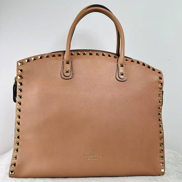 Pre-owned Valentino Tan Calfskin Tote Rockstuds