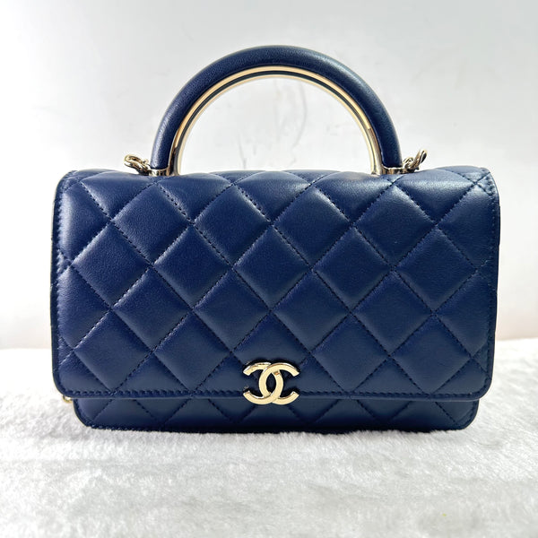 Pre-owned Chanel CC Diamond Quilt Top Handle Crossbody