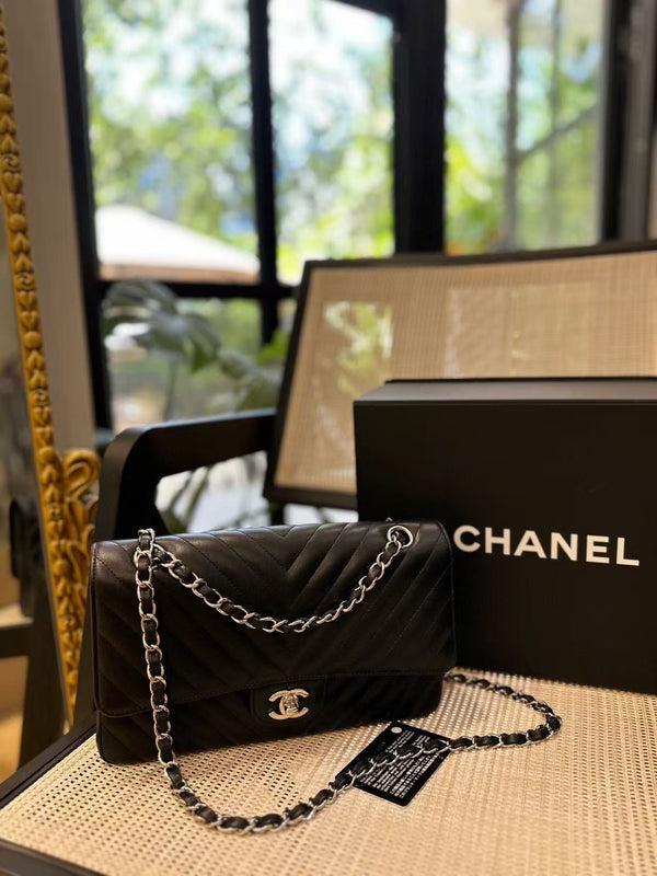 Pre-owned Chanel Classic Double Flap Bag Quilted Caviar Medium