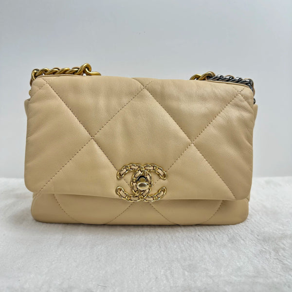 Pre-owned Chanel 19 Flap Bag Quilted Leather Medium