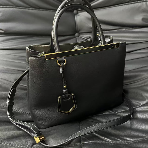 Pre-owned Fendi 2 Jours Black Calfskin Crossbody