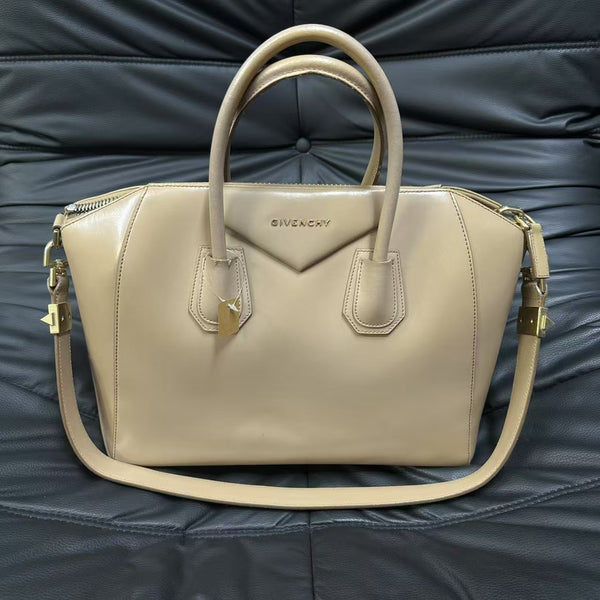 Pre-owned Givenchy Antigona Beige Calfskin Handbag