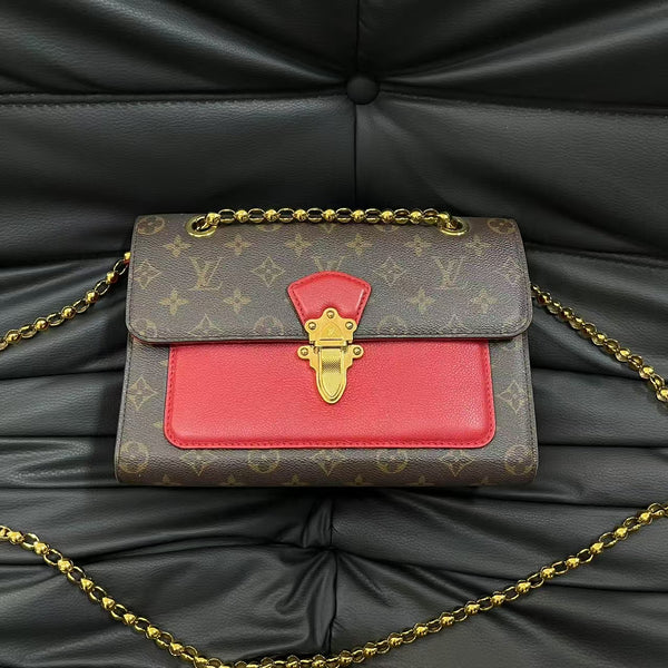 Pre-owned Louis Vuitton Victoria Red Calfskin All Leather