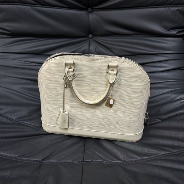Pre-owned Louis Vuttion Alma White Epi Calfskin Handbag