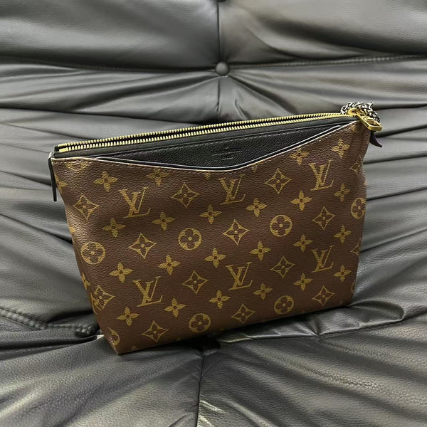 Pre-owned Louis Vuitton Pallas Monogram Pouch