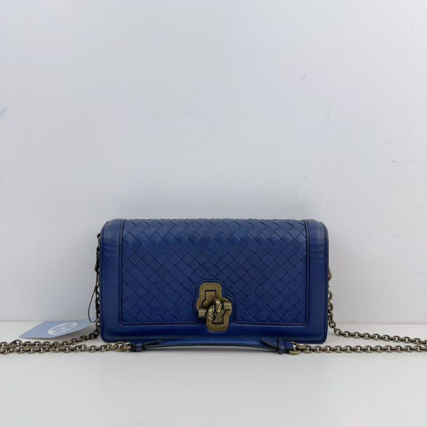 Pre-owned Bottega Venata Blue Calfskin Crossbody