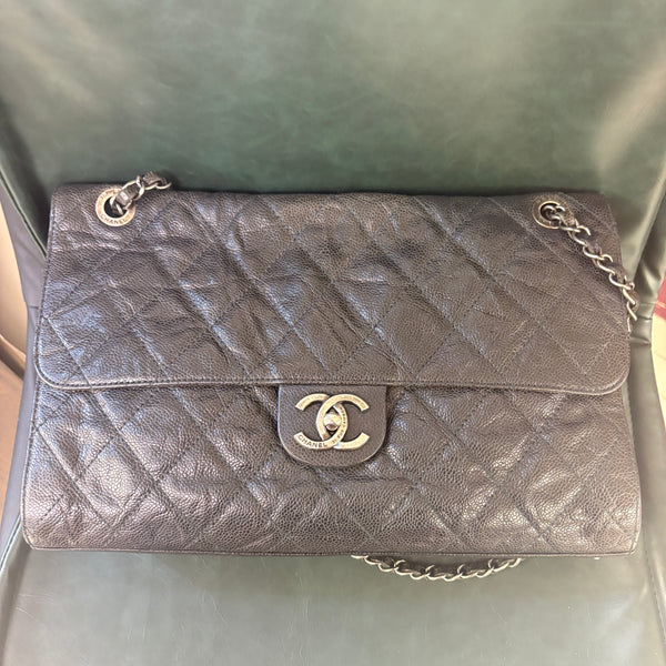 Pre-owned Chanel Black Caviar Classic Flap Vintage
