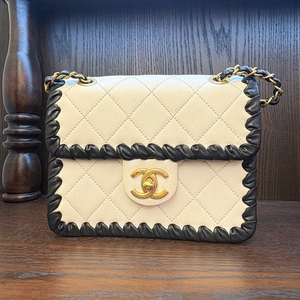 Pre-owned Chanel Classic Flap Square Calfskin