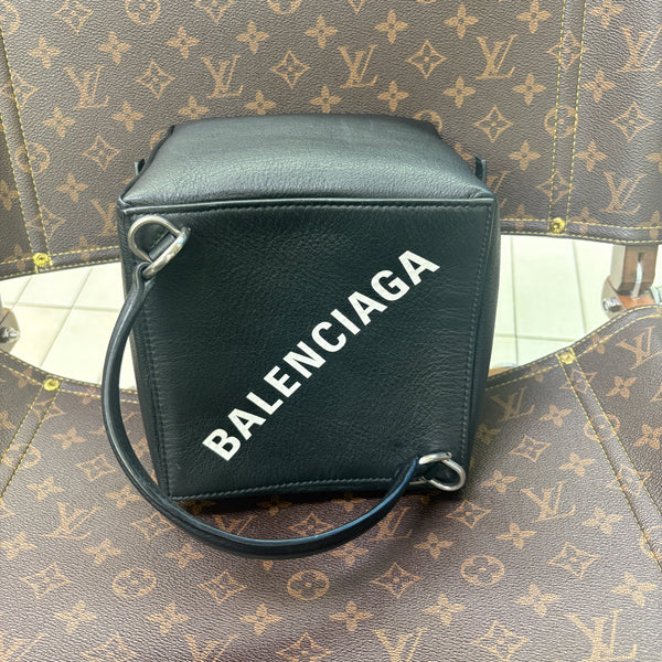 Pre-owned Balenciaga Black Calfskin Handbag