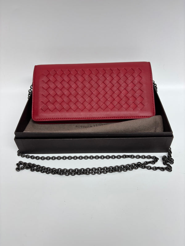 Pre-owned Bottega Venata Red Calfskin Long Wallet