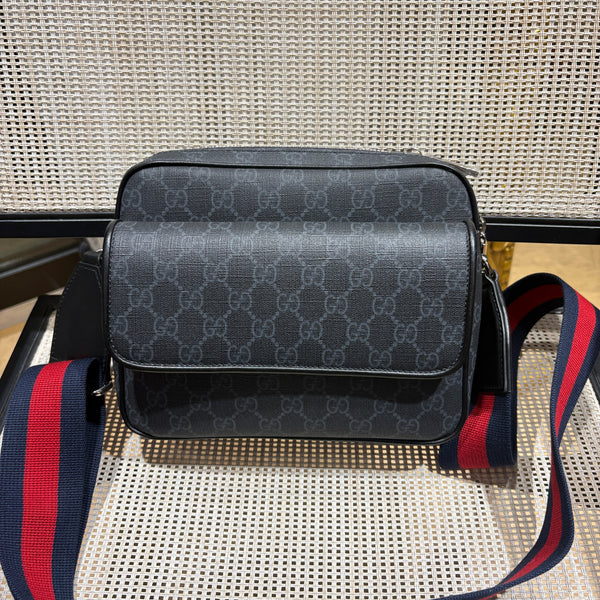 Pre-owned Gucci GG Supreme Canvas Camera Crossbody
