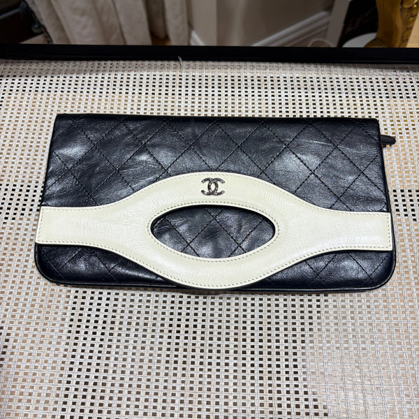 Pre-owned Chanel 31 bag Calfskin Clutch Classic Black&White
