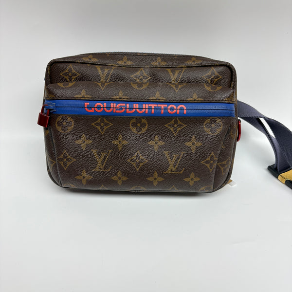 Pre-owned Louis Vuitton Limited Camera Bag Monogram