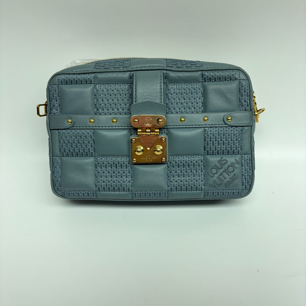 Pre-owned Louis Vuitton Blue Giant Damier Calfskin Crossbody