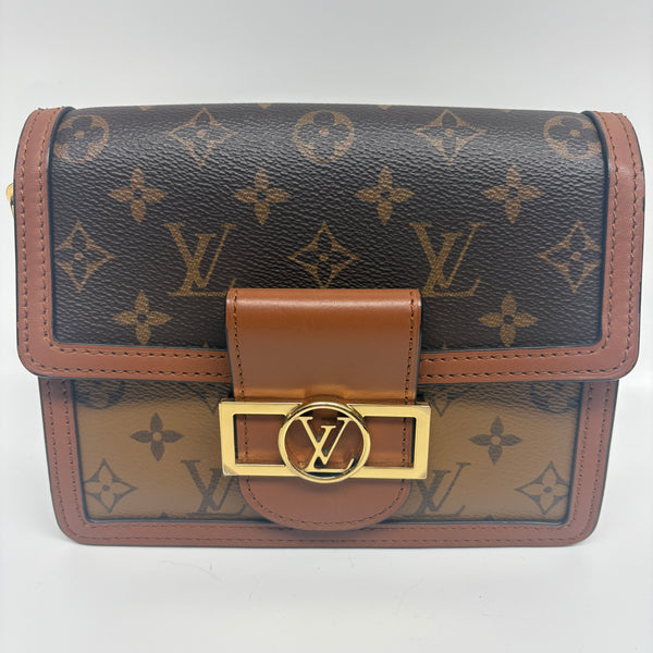 Pre-owned Louis Vuitton Daphne Monogram Medium Crossbody