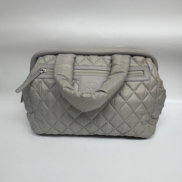 Pre-owned Chanel Down Bag Gray Show Piece Tote