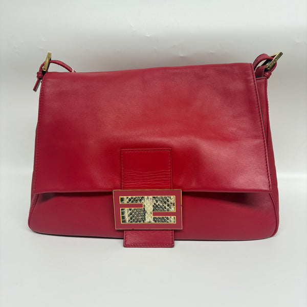 Pre-owned Fendi Baguette Large Red Calfskin Crossbody Hobo