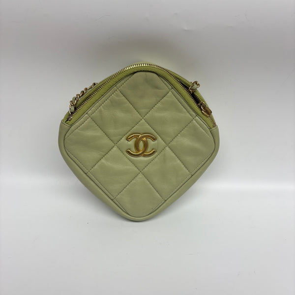 Pre-owned Chanel Avocado Green Calfskin Crossbody