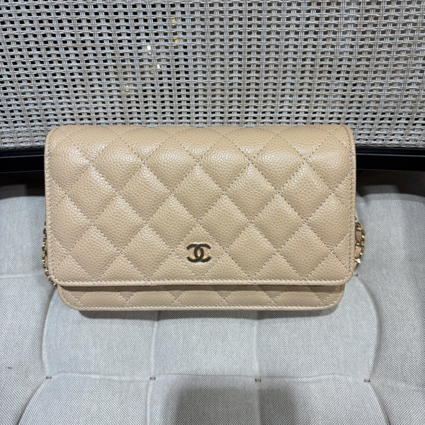 Pre-owned Chanel Classic Flap Beige Caviar Crossbody