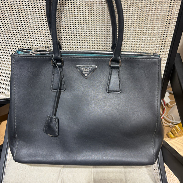 Pre-owned Prada Galleria Black Calfskin Handbag