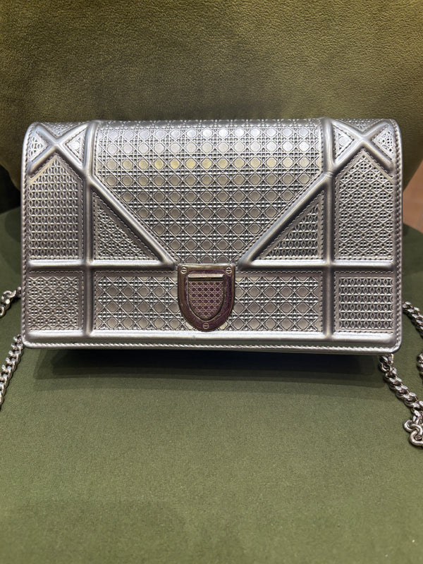 Pre-owned Chritian Dior Dioroma Sliver Patent Leather