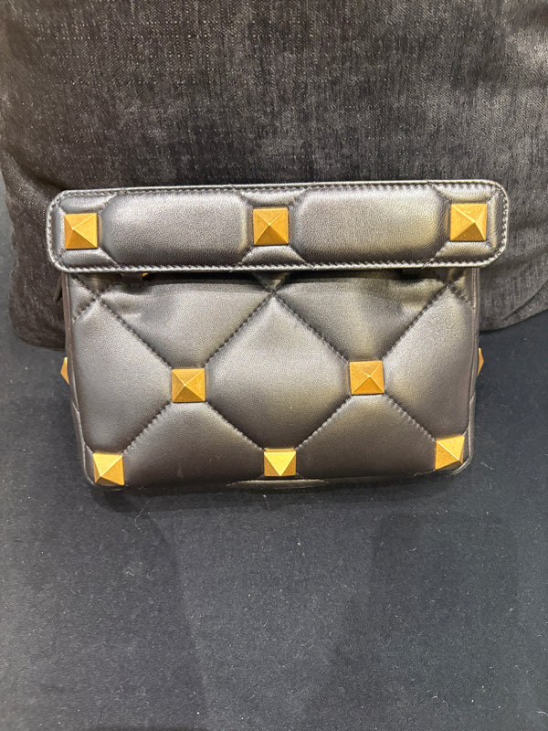 Pre-owned Valentino Rockstuds Black Calfskin