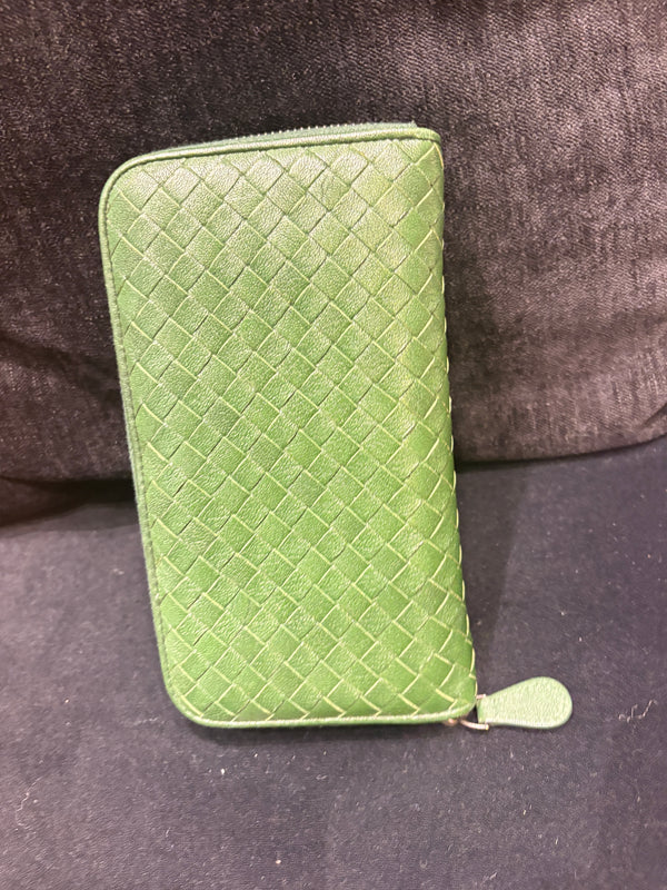 Pre-owned Bottega Venata Green Calfskin Long Wallet