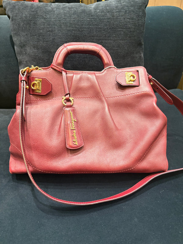 Pre-owned Ferragamo Calfskin Handbag/Crossbody