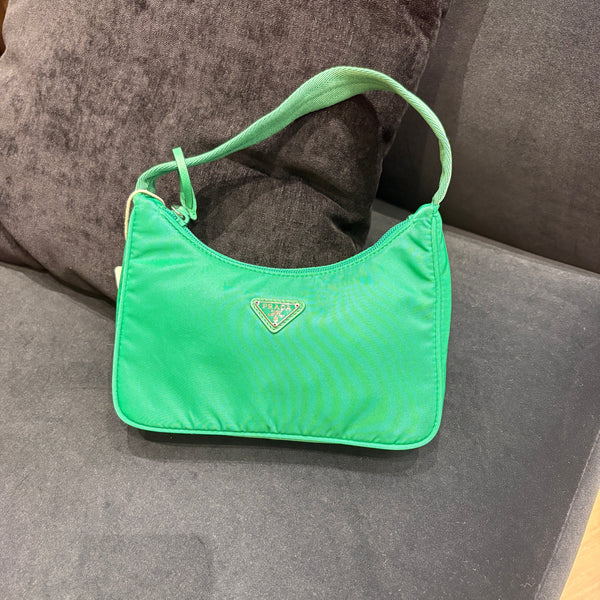 Pre-owned Prada Re-edition Green Nylon Handbag/Underarm