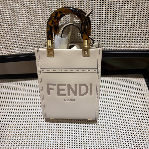 Pre-owned Fendi Sunshine Off-white Calfskin Handbag/Crossbody
