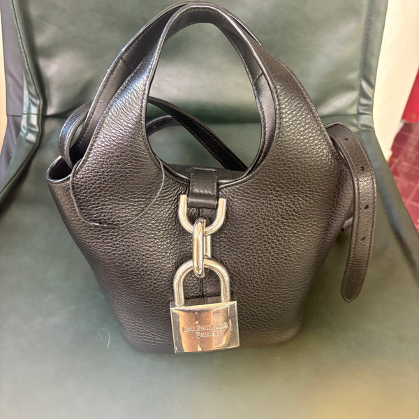 Pre-owned Balenciaga Grainy Calfskin Bucket Crossbody