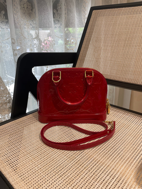 Pre-owned Louis Vuitton Alma BB Red Vernis Crossbody