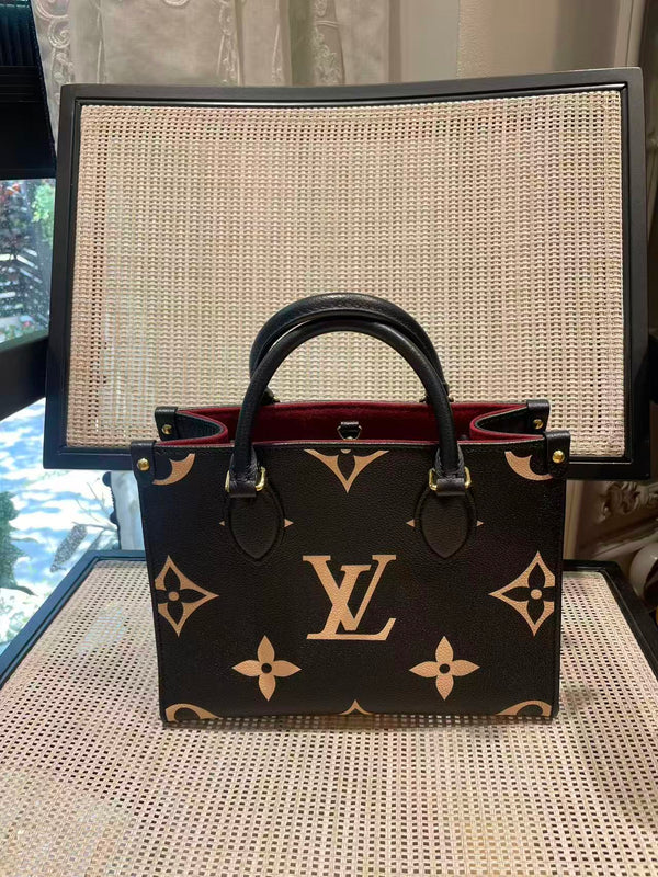 Pre-owned Louis Vuitton On the Go PM Handbag/Crossbody