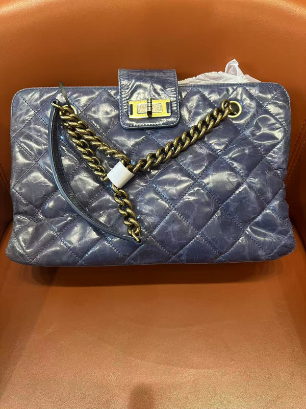 Pre-owned Chanel Aged Calfskin Waxy Navy Tote