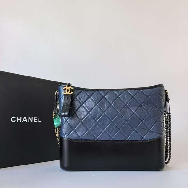 Pre-owned Chanel Gabrielle Hobo Quilted Aged Calfskin Medium