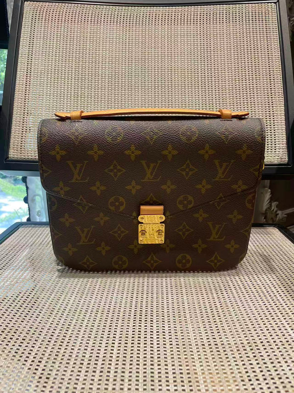 Pre-owned Louis Vuitton Pochette Mertis Handbag/Crossbody