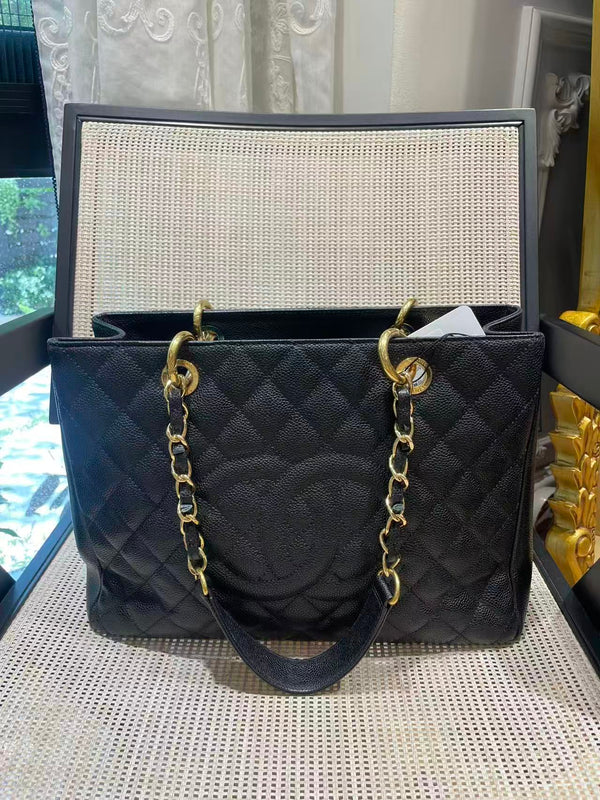 Pre-owned Chanel GST Black Caviar Handbag