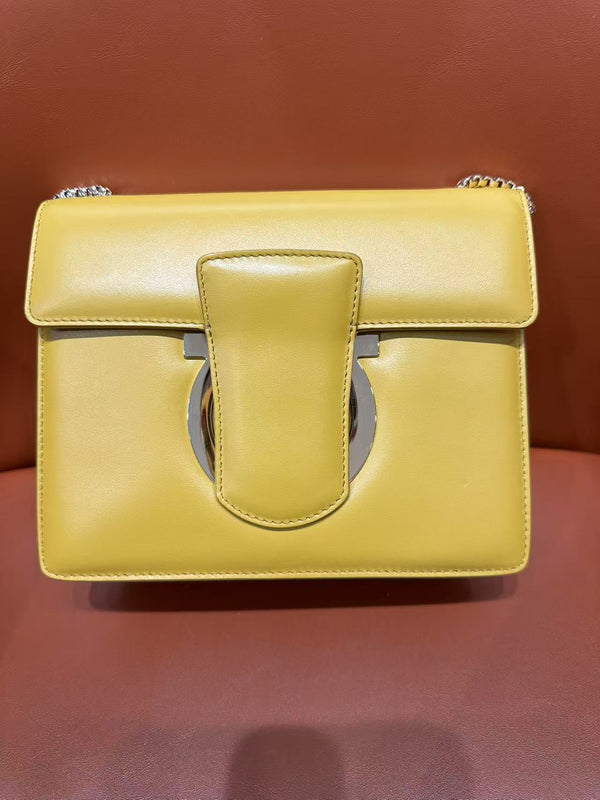 Pre-owned Salvatore Ferragamo Yellow Calfskin