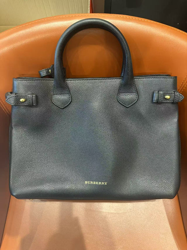 Pre-owned Burberry Navy Calfskin Handbag