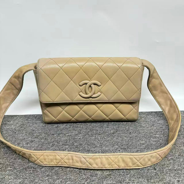 Pre-owned Chanel Beige Vintage Diamond Crossbody