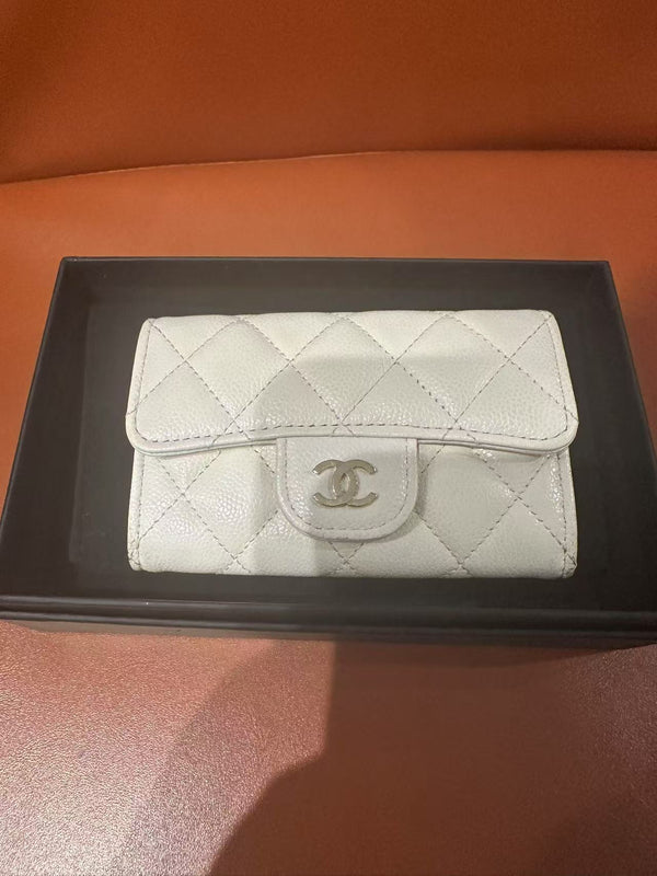 Pre-owned Chanel Off-white Caviar Card Holder