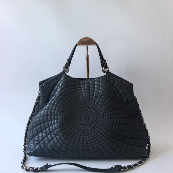 Pre-owned Chanel Interlocking CC Classic Calfskin Tote