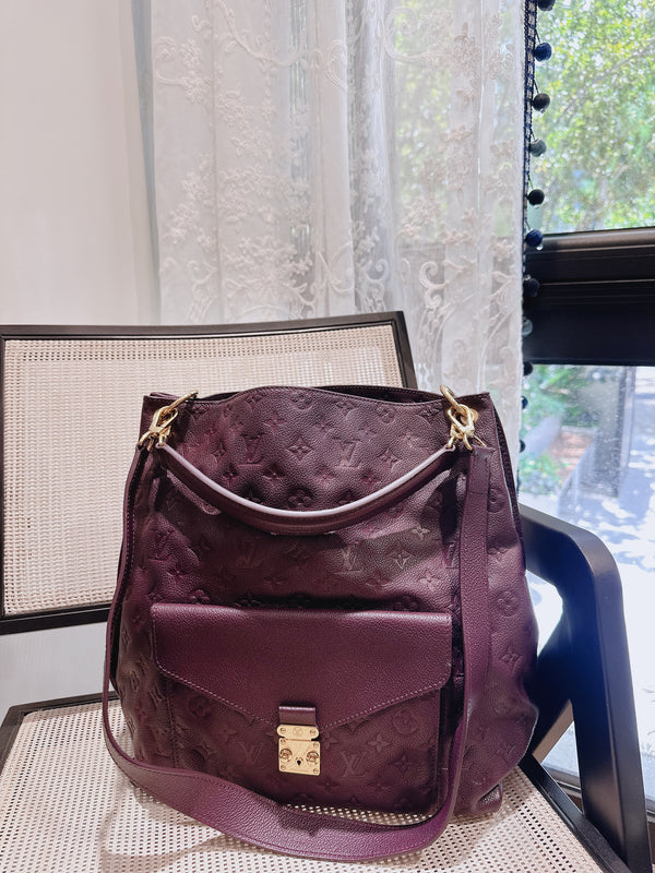 Pre-owned Louis Vuitton Artsy Hobo Crossbody Rare