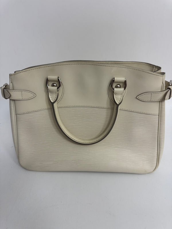 Pre-owned Louis Vuitton Passy Tote Epi Leather GM