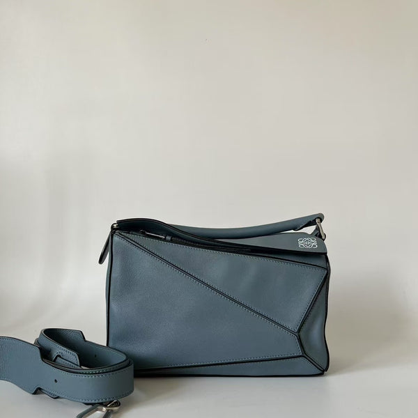 Pre-owned Loewe Puzzle Smooth Calfskin Crossbody