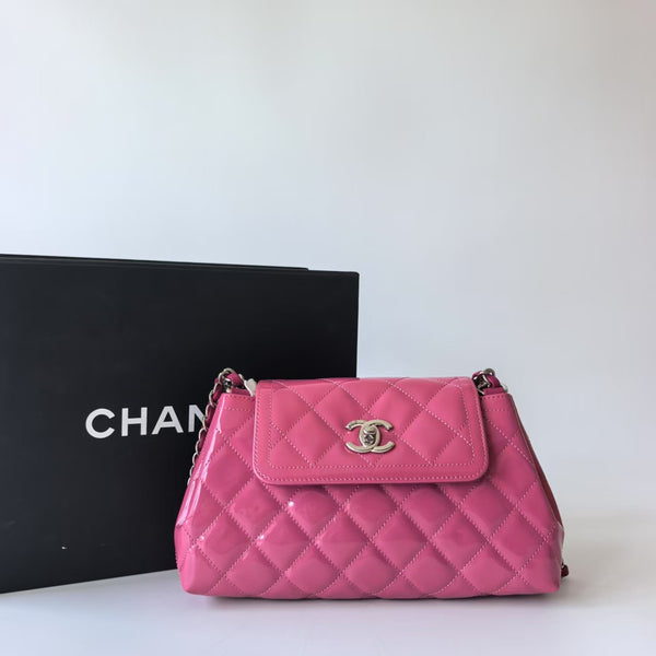 Pre-owned Chanel Pink Patent Leather Crossbody