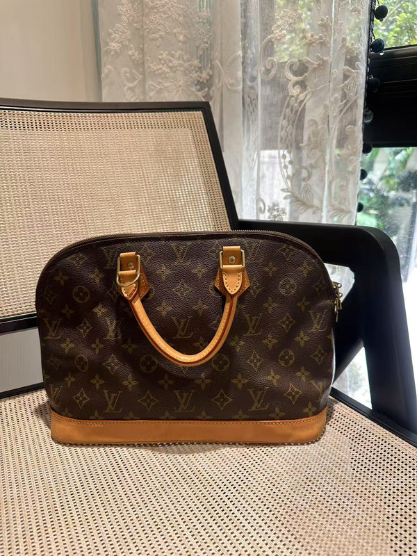 Pre-owned Louis Vuitton Alma Handbag Monogram Canvas PM