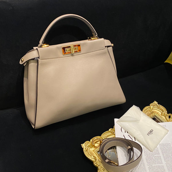 Pre-owned Fendi Peekaboo Beige Calfskin Handbag/Crossbody