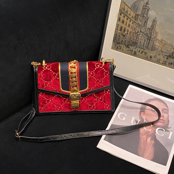Pre-owned Gucci Sylvia Red Velvet GG Logo Crossbody